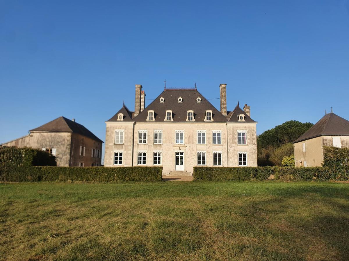 Domaine De La Briouse Bed and Breakfast Sanxay Eksteriør billede