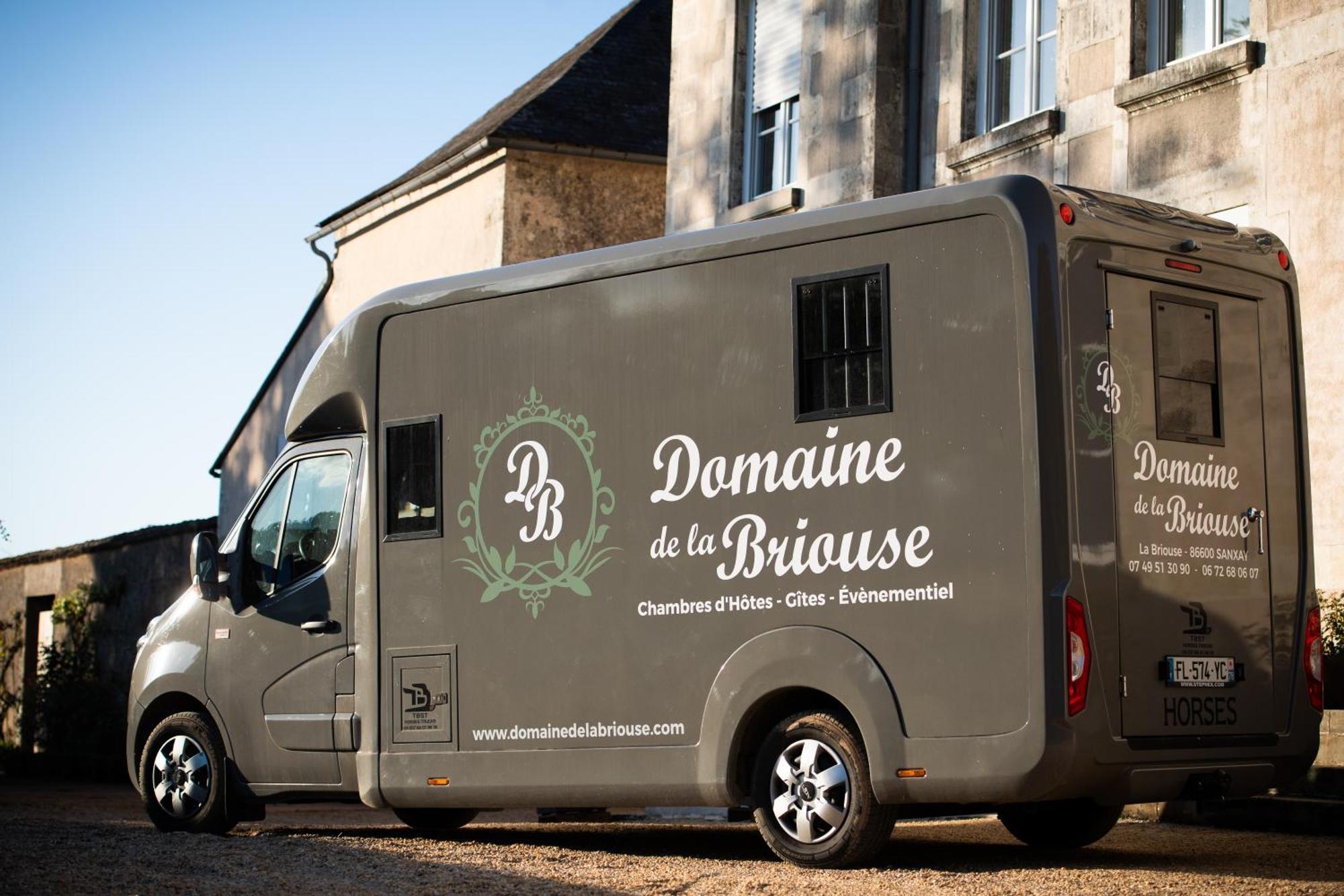 Domaine De La Briouse Bed and Breakfast Sanxay Eksteriør billede